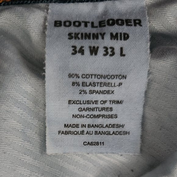 Bootlegger size 34 waist, 33 length dark wash mid rise skinny jeans - Picture 6 of 6